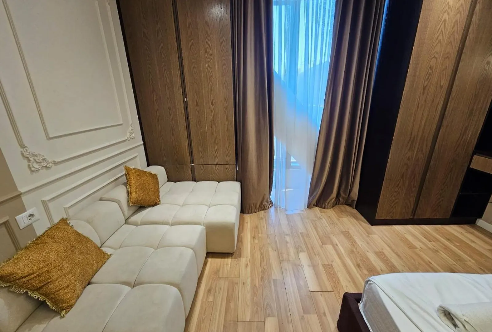 Square 21 Apartment ティラナ